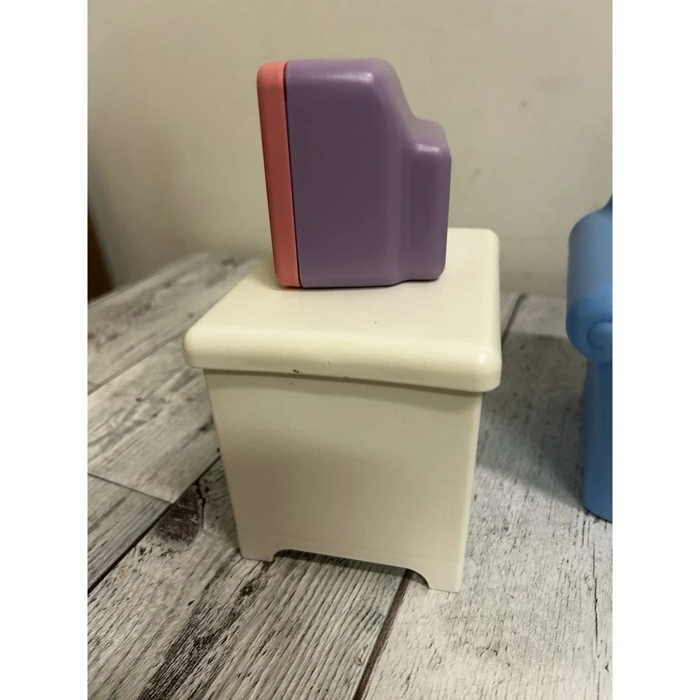 Vintage Little Tikes My Size Barbie Doll House Living Room Chair Tv Stand Pillow